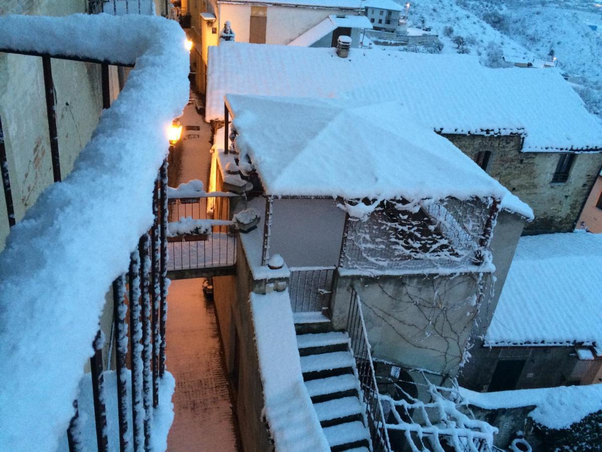 Palazzo De Fabritiis Bed & Breakfast Rosciano  Exterior photo