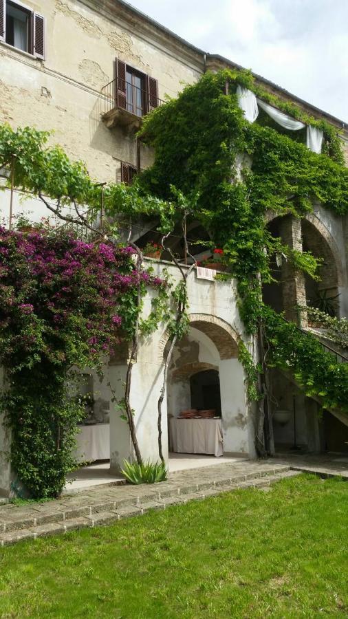 Palazzo De Fabritiis Bed & Breakfast Rosciano  Exterior photo