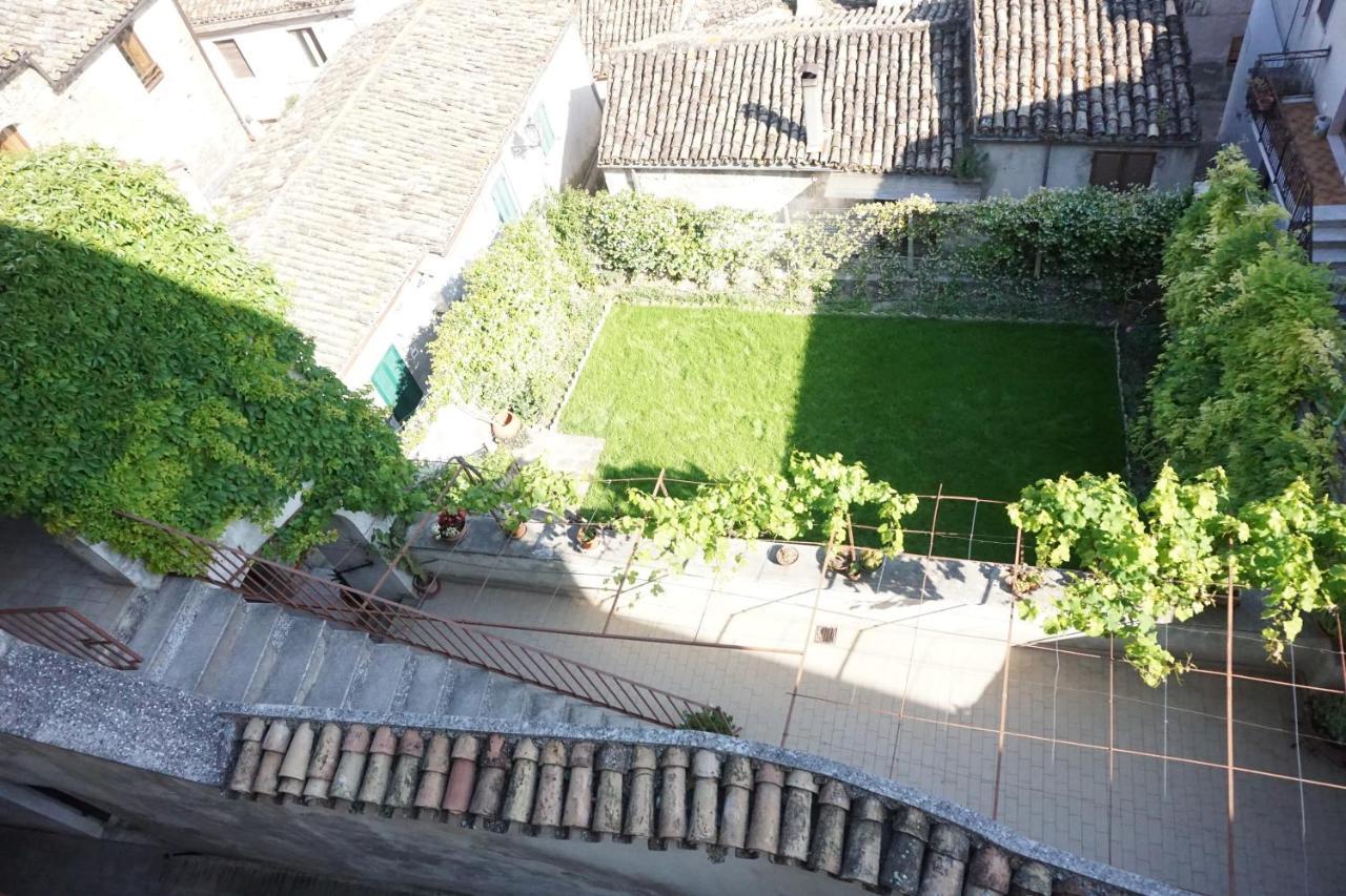 Palazzo De Fabritiis Bed & Breakfast Rosciano  Exterior photo