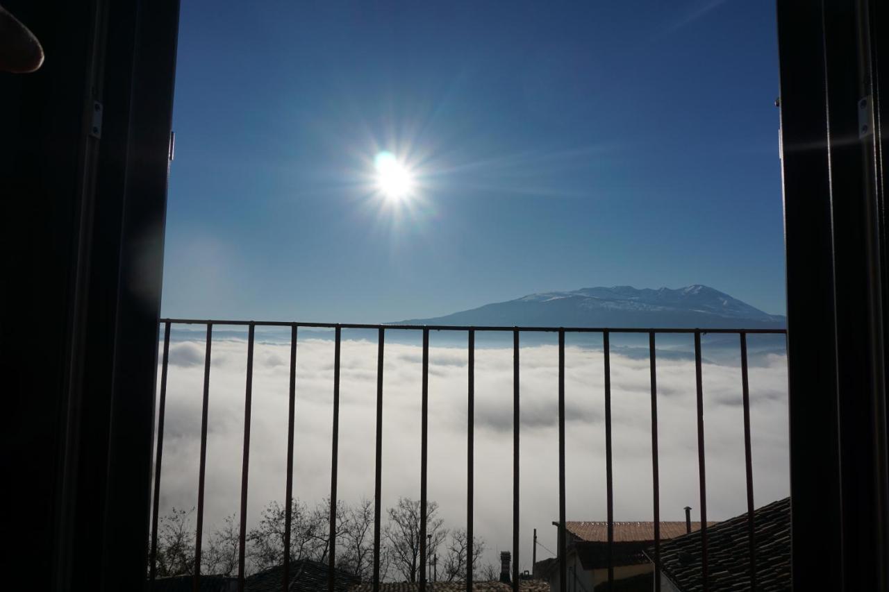 Palazzo De Fabritiis Bed & Breakfast Rosciano  Exterior photo